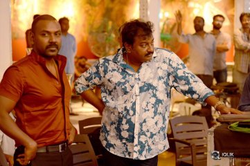 Ram Charan And Raghava Lawrence At Khaidi No 150 Movie Shooting